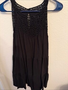 Black sleeveless dress